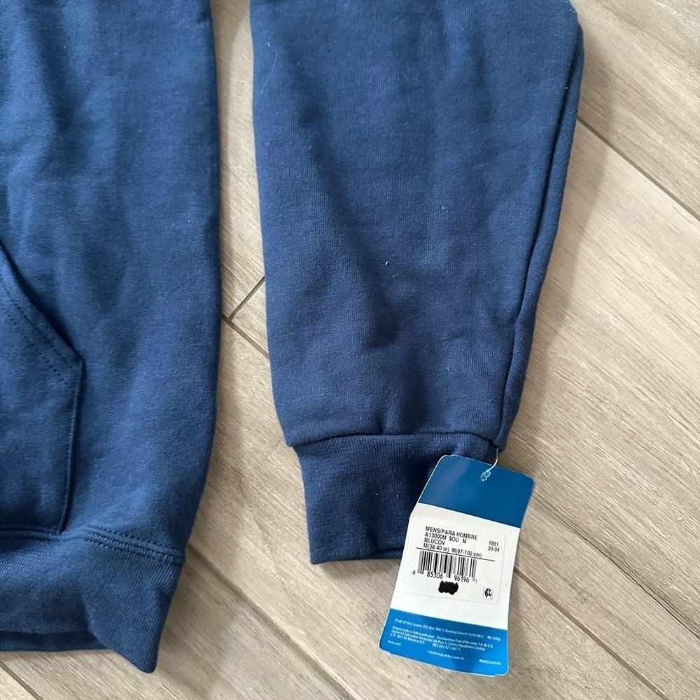 Men's fruit of the loom Navy Hoodie nwt - Picture 2 of 3